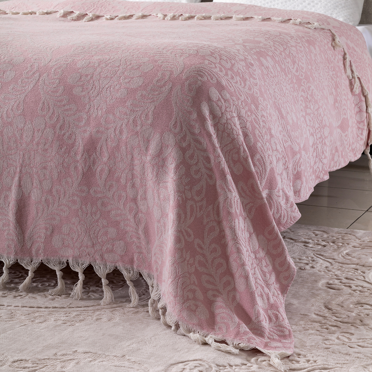 Vagonik Damask Desenli Çift Kişilik Yatak Örtüsü Jakarlı 200x230 Cm Pembe