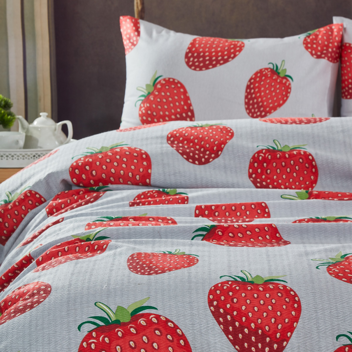 Vagonik Çilek Desenli Tek Kişilik Pike Takımı Gri