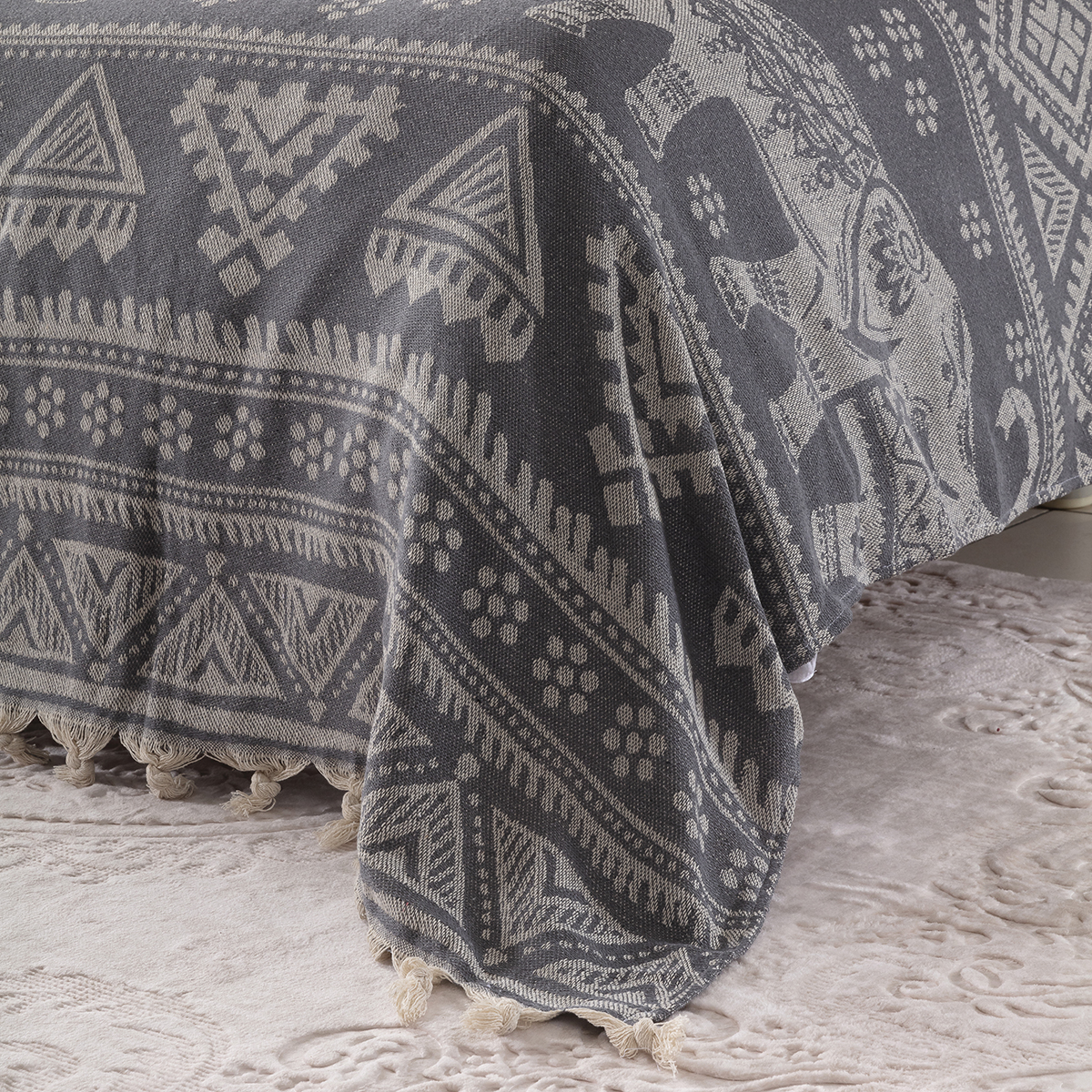 Vagonik Fil Desenli Çift Kişilik Yatak Örtüsü Jakarlı 200x230 Cm Gri