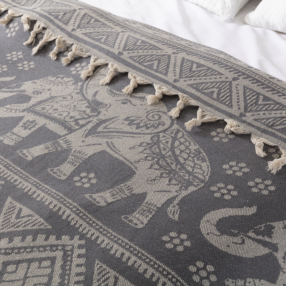 Vagonik Fil Desenli Çift Kişilik Yatak Örtüsü Jakarlı 200x230 Cm Gri