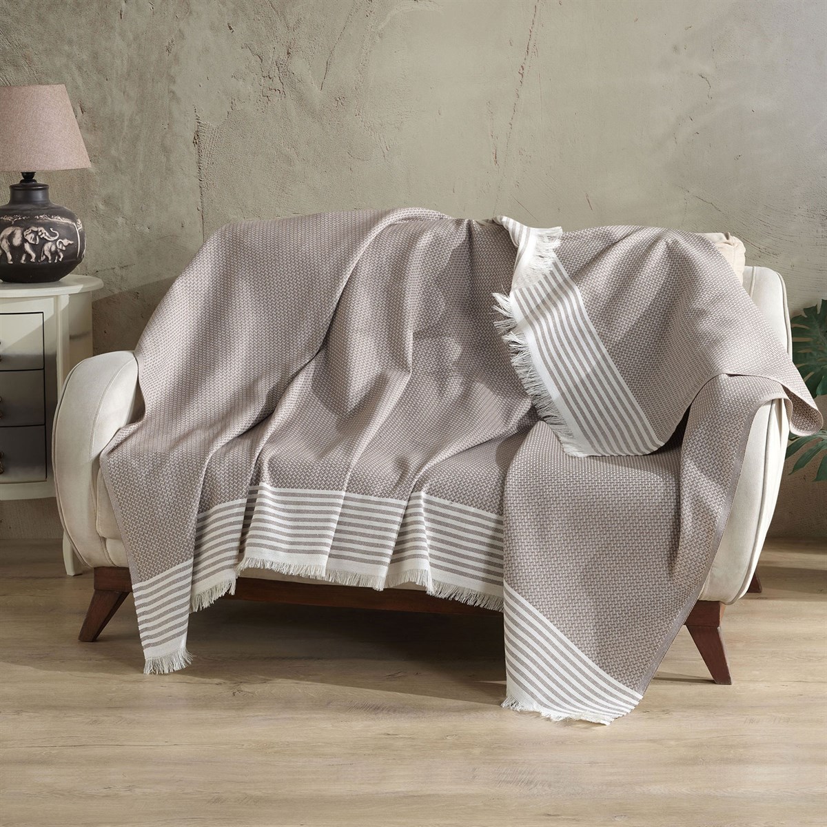 Vagonik Royal Sık Dokuma 170x210 Koltuk Örtüsü- Sütlü Kahave