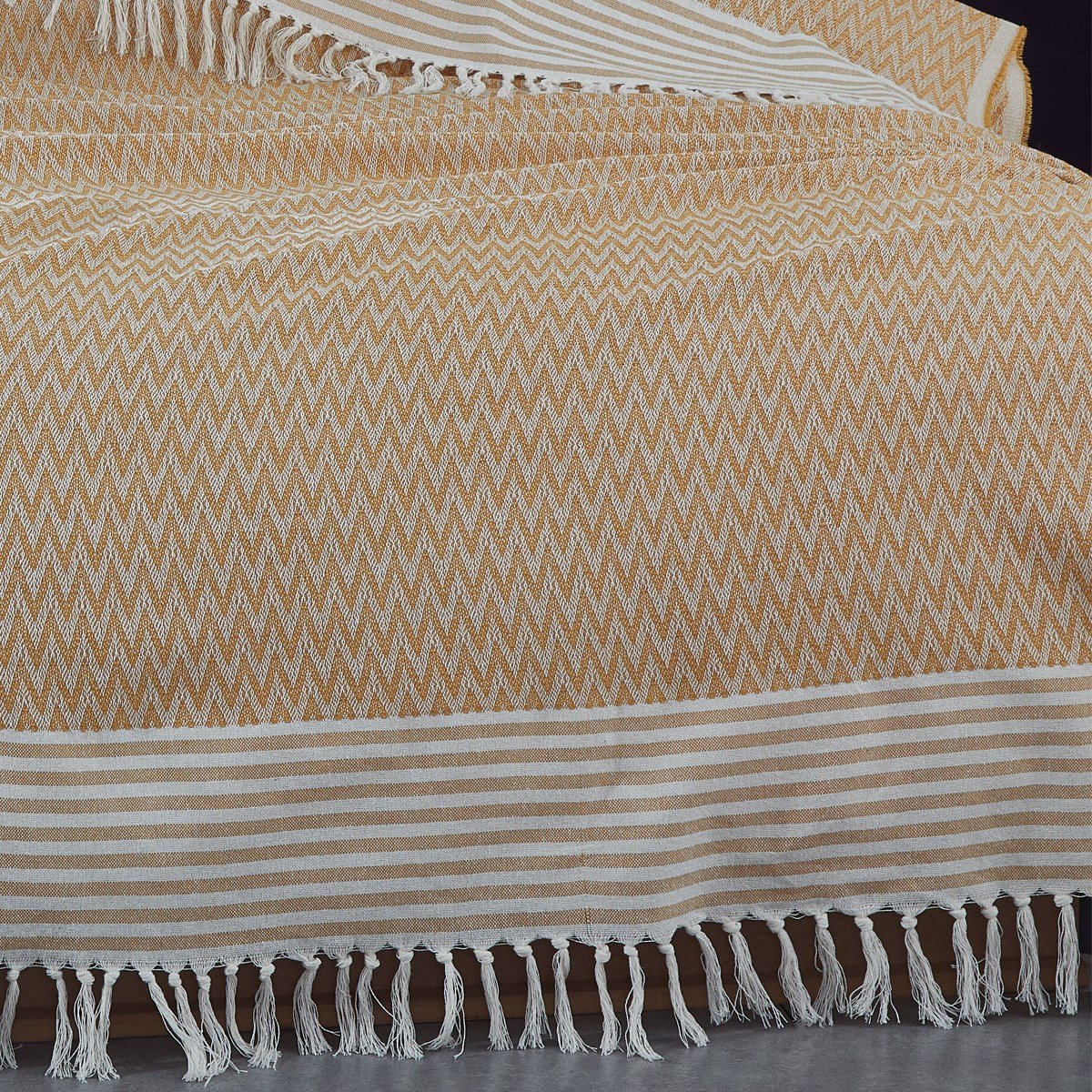 Vagonik Zigzag Kara Tezgah Dokuma Çift Kişilik Yatak Örtüsü - Hardal