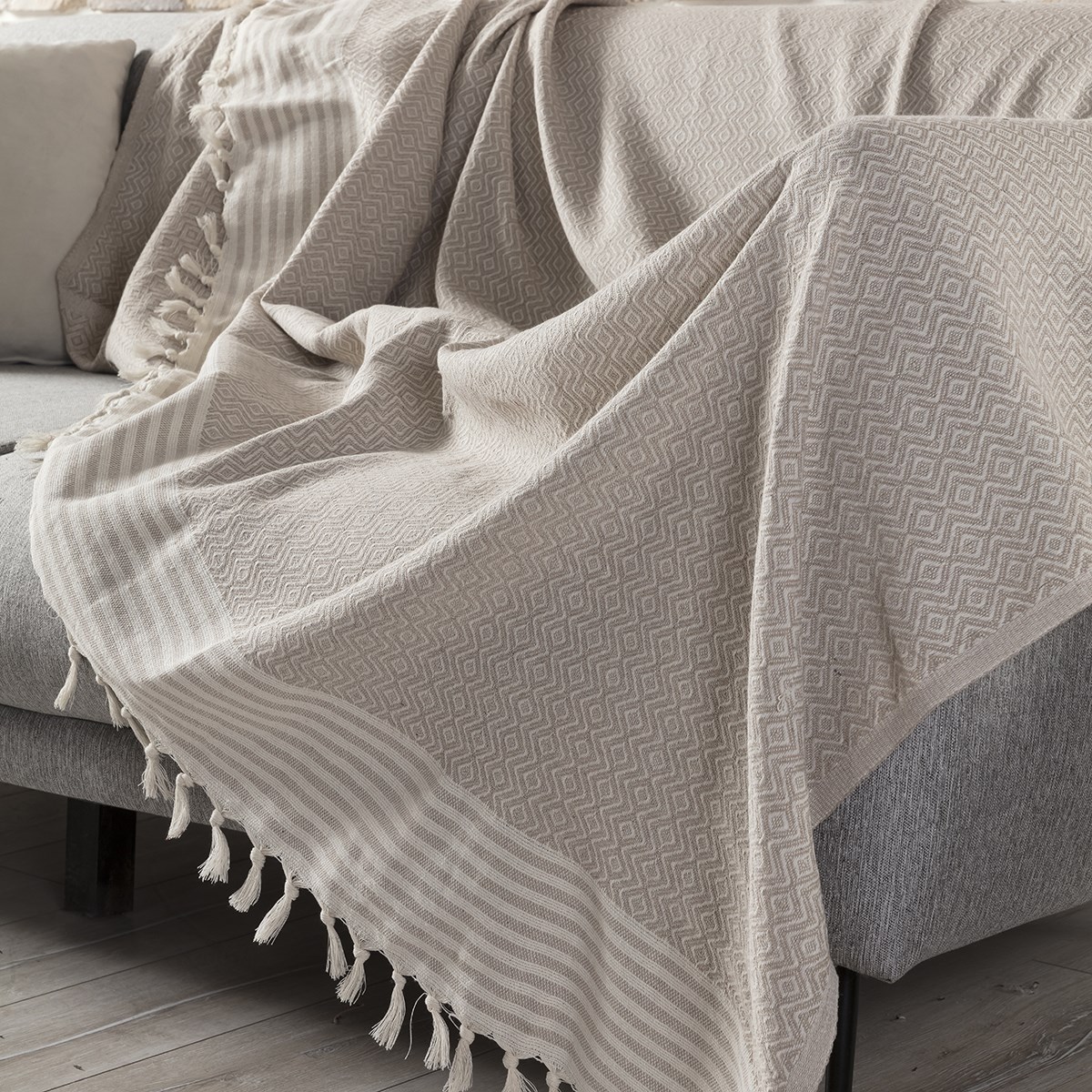 Vagonik Zümrüt Çok Amaçlı Sık Dokuma Bej Koltuk Örtüsü 170x210 cm