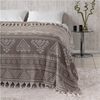 Vagonik Fil Desenli Çift Kişilik Yatak Örtüsü Jakarlı 200x230 Cm Bej
