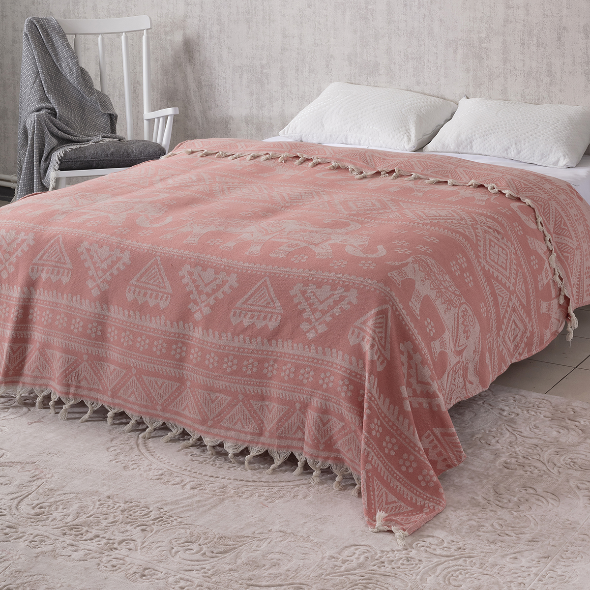 Fil Desenli Çift Kişilik Yatak Örtüsü Jakarlı 200x230 Cm Pembe