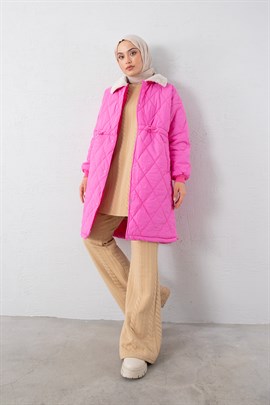 Peluş Detaylı Kapitone Mont Pembe