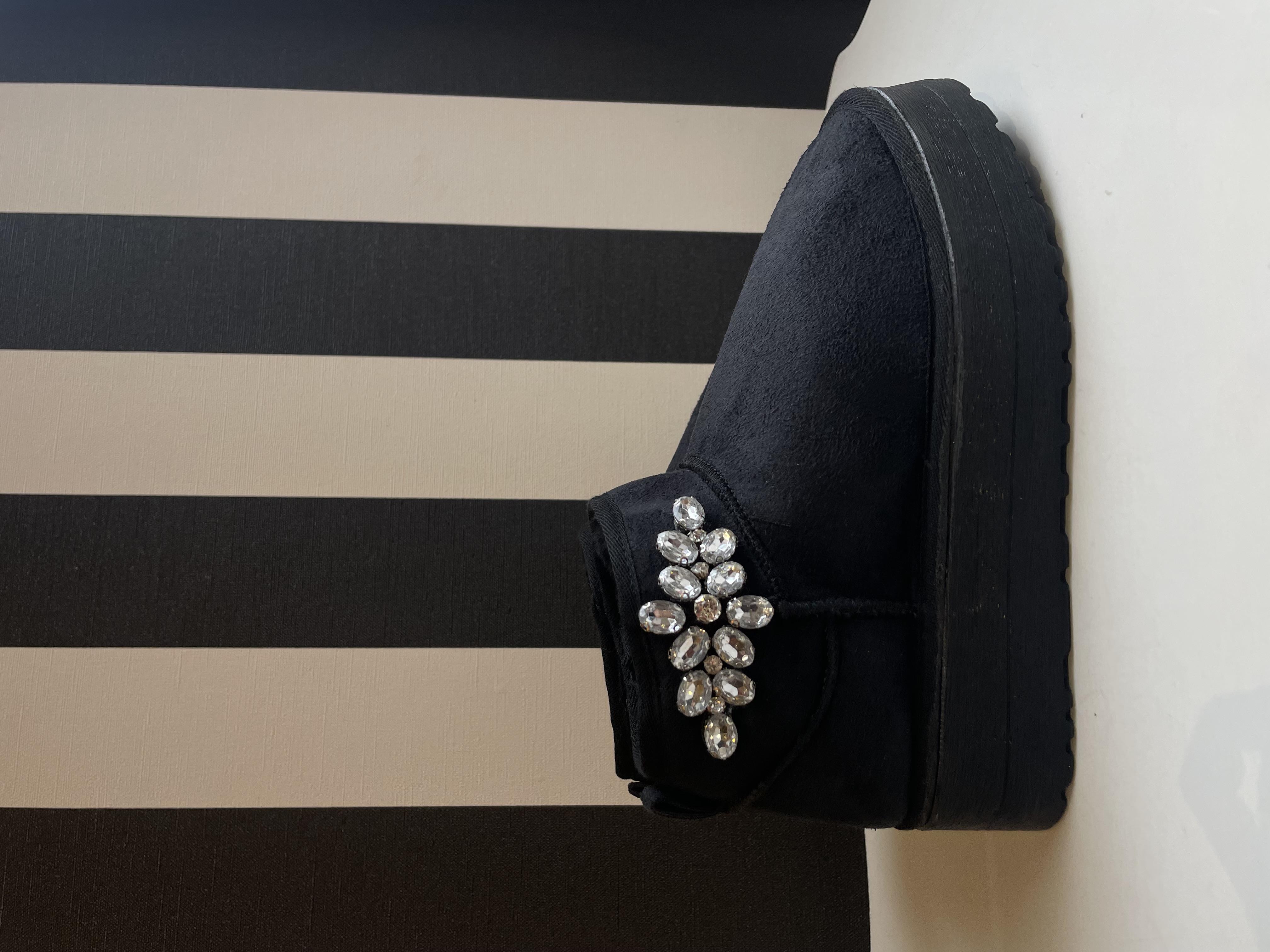 Kristal Taşlı Ugg Bot Siyah