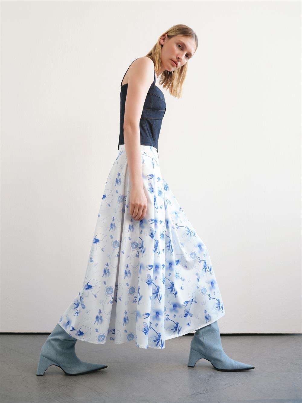 WHISPERING BLUE BLOSSOMS