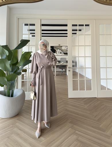  Kolu İnci Detaylı Elbise Vizon