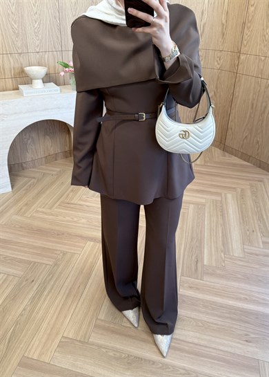 Aura Pelerinli Takım Kahve