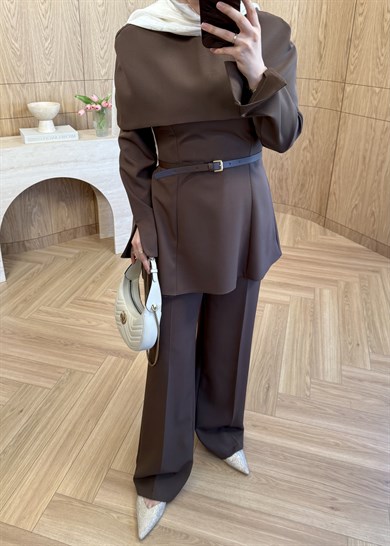 Aura Pelerinli Takım Kahve