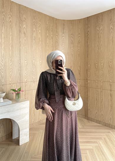 Belden Büzgülü Puantiyeli Elbise Kahverengi