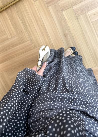 Belden Büzgülü Puantiyeli Elbise Siyah