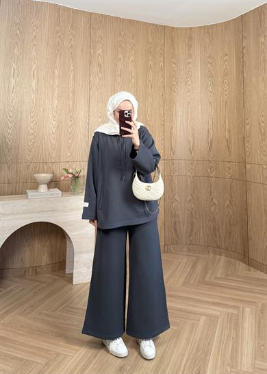 Dik Yaka Bağcıklı Takım Füme