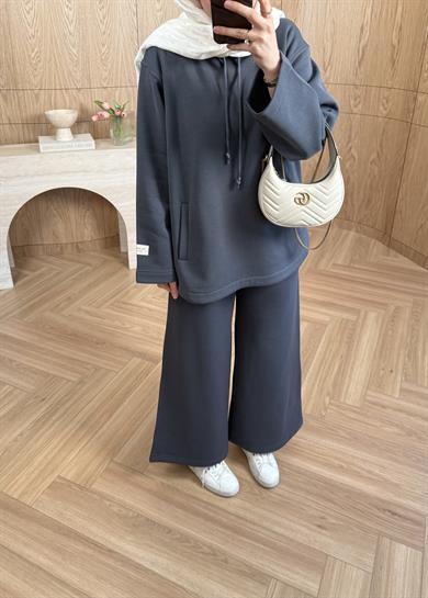 Dik Yaka Bağcıklı Takım Füme