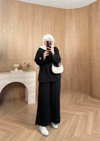 Dik Yaka Bağcıklı Takım  Siyah