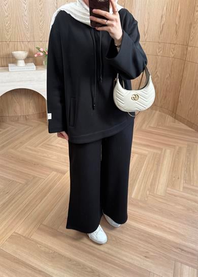 Dik Yaka Bağcıklı Takım  Siyah