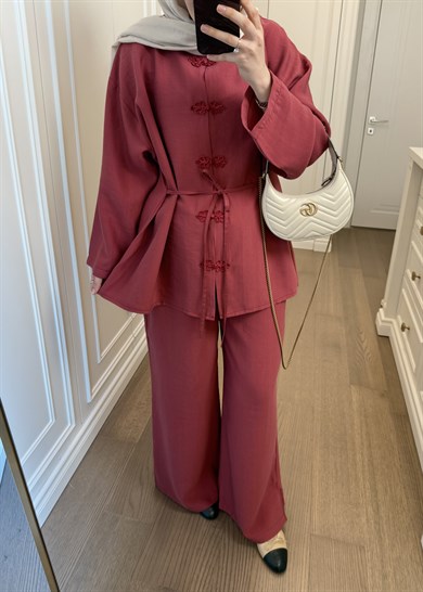 Galia Nakış Düğmeli Takım Mercan