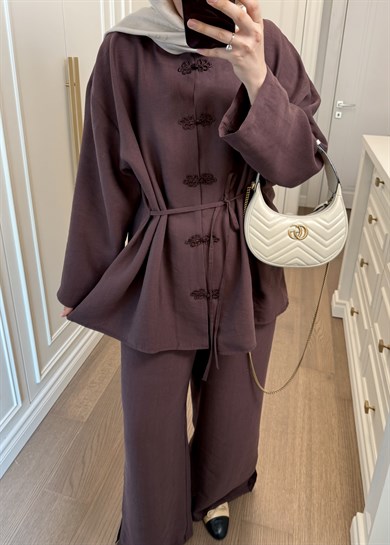 Galia Nakış Düğmeli Takım Mürdüm