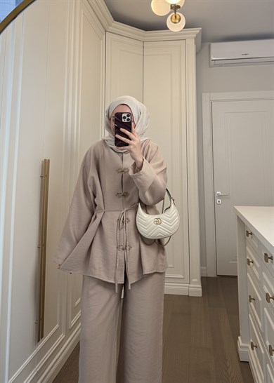 Galia Nakış Düğmeli Takım Taş 