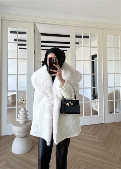 Geniş Kürk Yaka Detaylı Mont Ekru