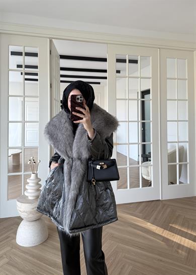 Geniş Kürk Yaka Detaylı Mont Gri