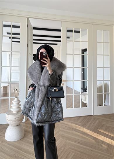 Geniş Kürk Yaka Detaylı Mont Gri