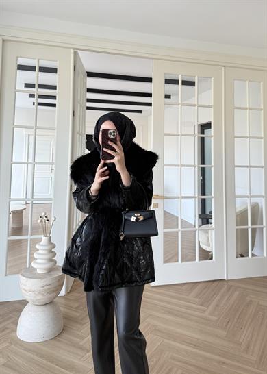 Geniş Kürk Yaka Detaylı Mont Siyah