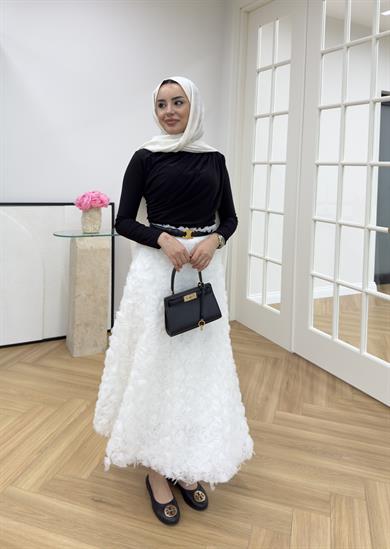 Gül Güpür Detaylı Etek Beyaz