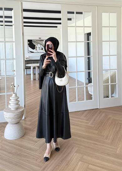 Gold Tokalı Deri Elbise Siyah