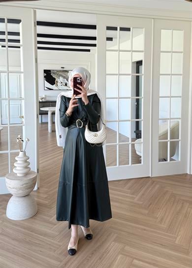 Gold Tokalı Deri Elbise Zümrüt Yeşili