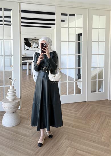 Gold Tokalı Deri Elbise Zümrüt Yeşili