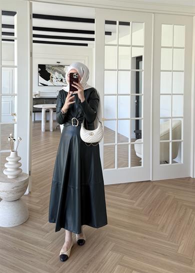 Gold Tokalı Deri Elbise Zümrüt Yeşili