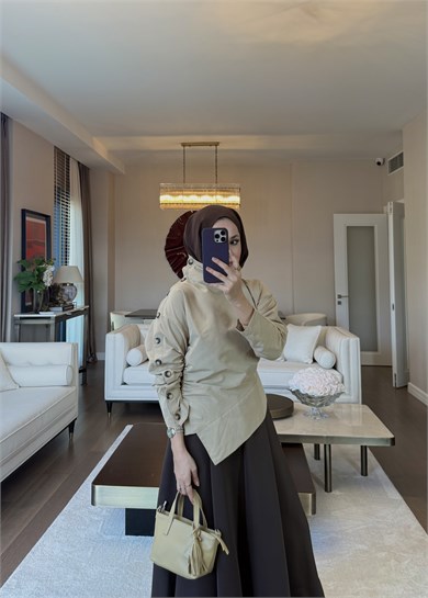 Kolu Düğme Detaylı Asimetrik Bluz Bej