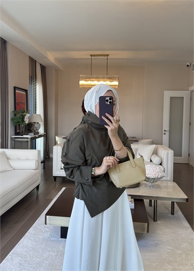 Kolu Düğme Detaylı Asimetrik Bluz Haki