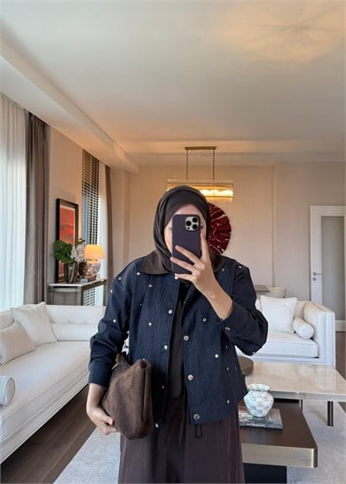 Kontrast Yaka Metal Aksesuarlı Denim Ceket