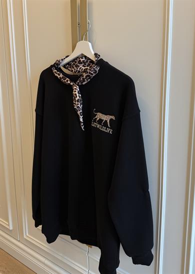 Leopar Fularlı Sweatshirt Siyah