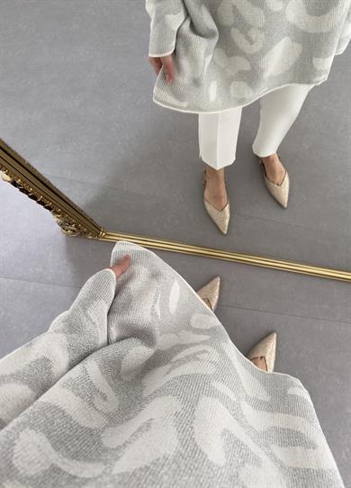 Leoparlı Simli Triko Gri