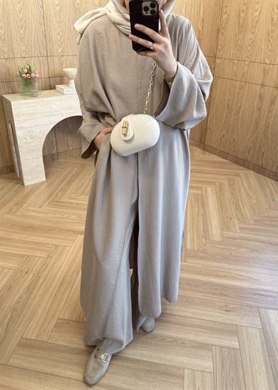 Liya Omuz Şallı Yırtmaçlı Takım Bej