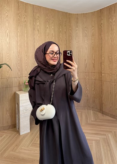 Liya Omuz Şallı Yırtmaçlı Takım Kahverengi