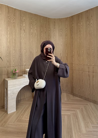 Liya Omuz Şallı Yırtmaçlı Takım Kahverengi