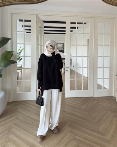 Parmak Geçirmeli Sweatshirt Siyah