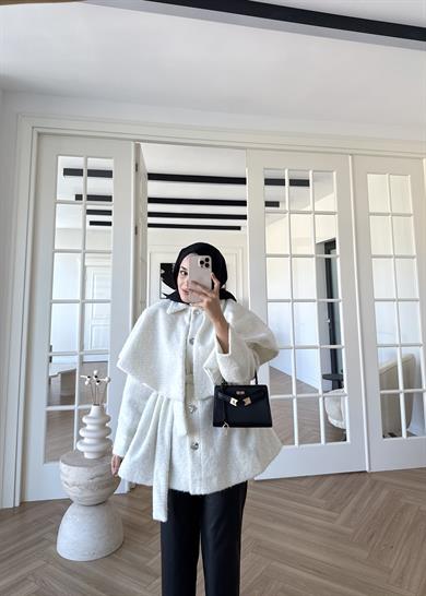 Simli Yaka Detaylı Kaşe Kaban Ekru