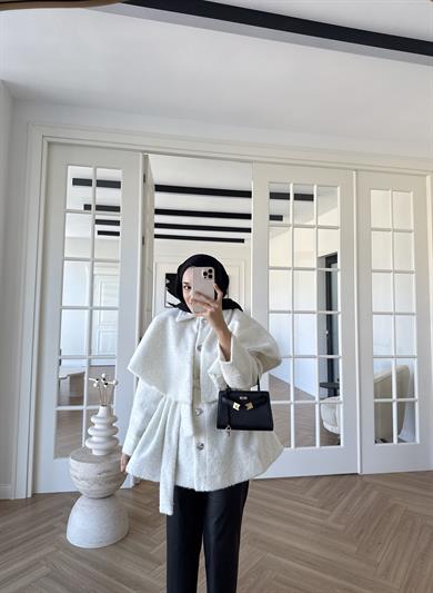 Simli Yaka Detaylı Kaşe Kaban Ekru