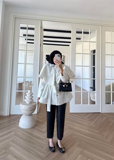 Simli Yaka Detaylı Kaşe Kaban Ekru