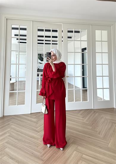 Volan Kol Çiçek Aksesuarlı Takım Kırmızı