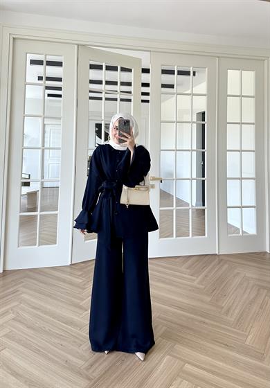 Volan Kol Çiçek Aksesuarlı Takım Lacivert