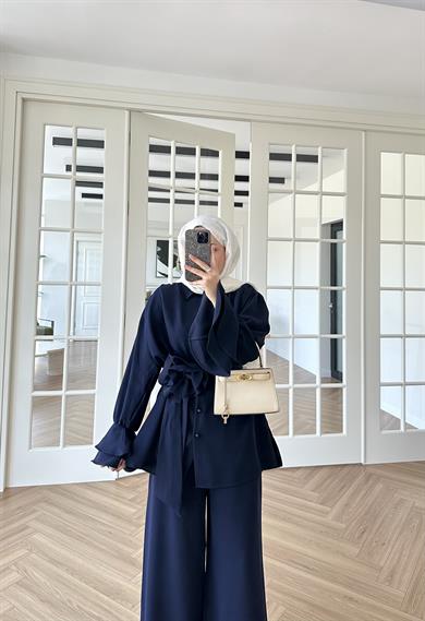 Volan Kol Çiçek Aksesuarlı Takım Lacivert