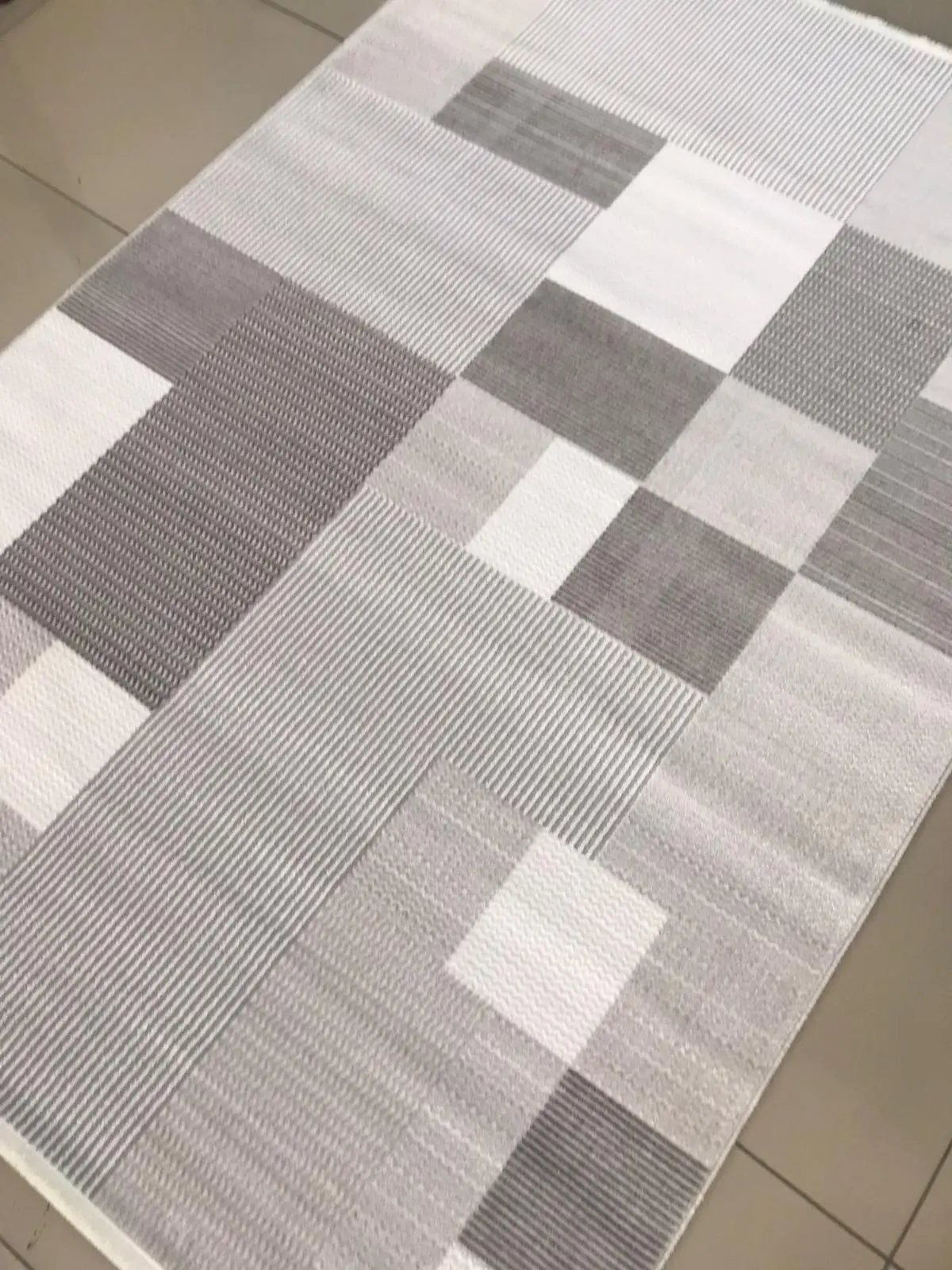 Varyasyonlu Standart Ölçülü Halılar