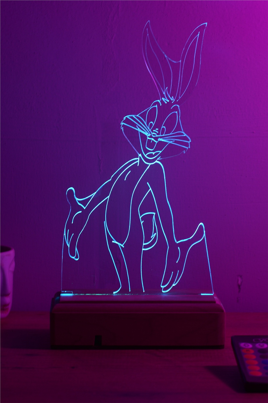 Bugs Bunny Looney Tunes 16 Renkli Kumandalı Gece Lambası
